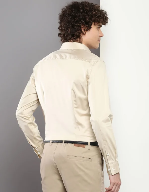 Calvin Klein Jeans Department1070 Solid Slim Fit Shirt (J319744ACI_Classic Beige S) - Image 3