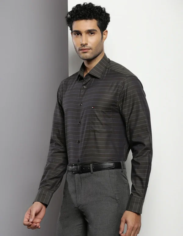 Tommy Hilfiger Mens Green Color Shirt (44) - Image 6